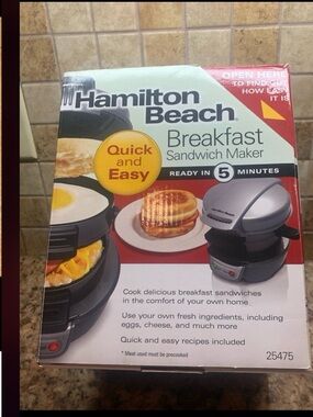 Hamilton Beach Breakfast Sandwich Maker (Model 25475 / Type ST-29). Silver/Black